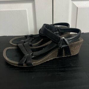 Teva Ysidro Black sandals Wedge Strappy